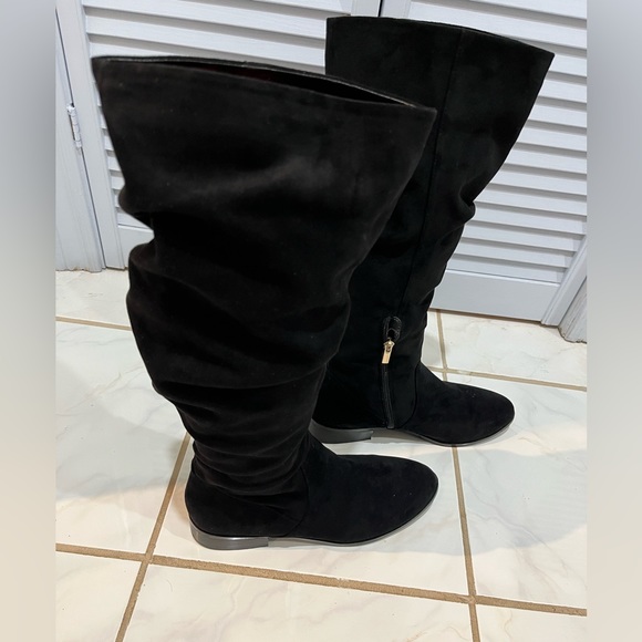 Women’s Boots with Side Zipper - Picture 7 of 7